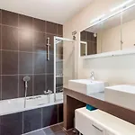 Luxury With Garden Close To The
