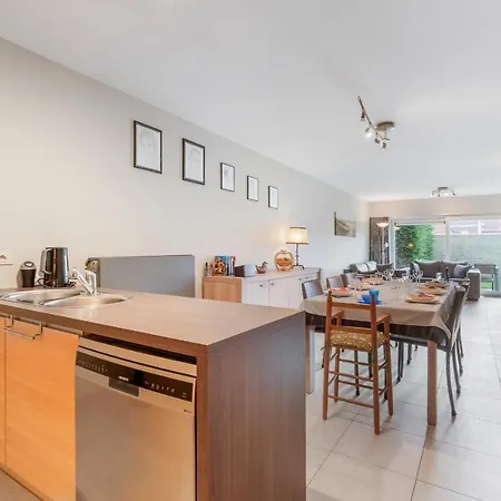 Apartment Luxury With Garden Close To The