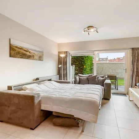 Luxury With Garden Close To The *