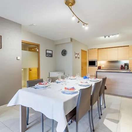 Luxury With Garden Close To The Apartment